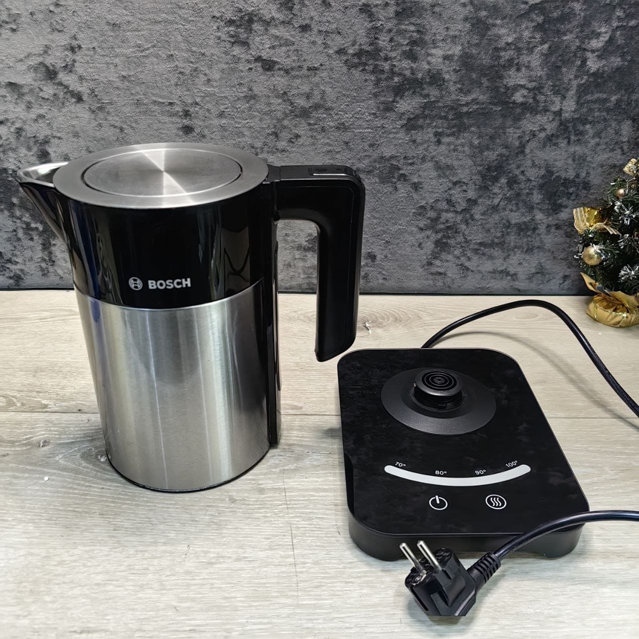 Электрочайник Bosch TWK7203