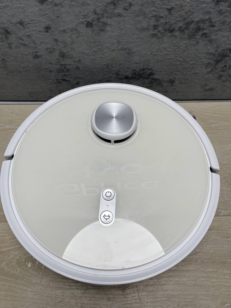 Робот-пылесос Haier care на запчасти